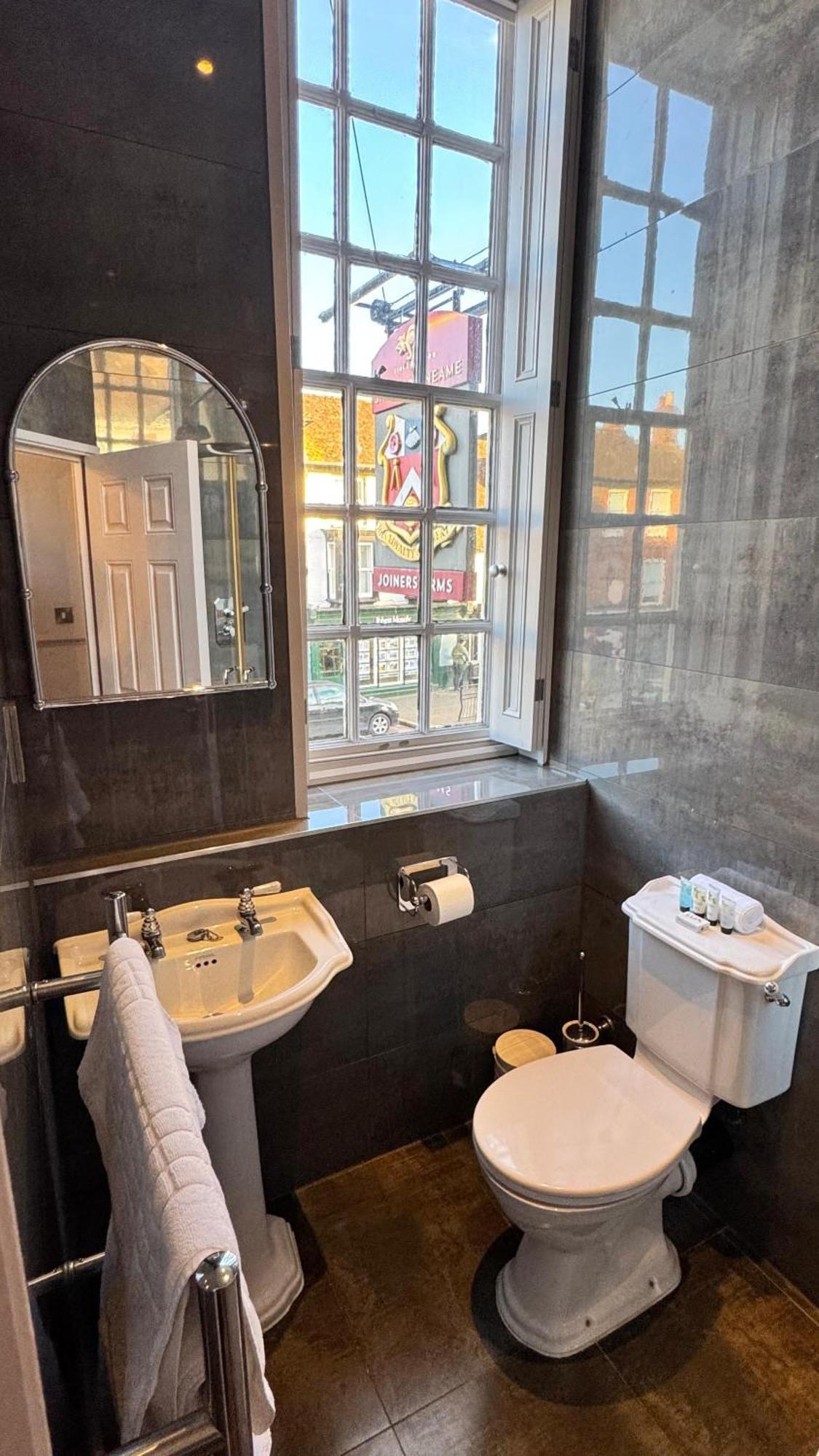 No64 The Boutique Hotel Западен Молинг Екстериор снимка
