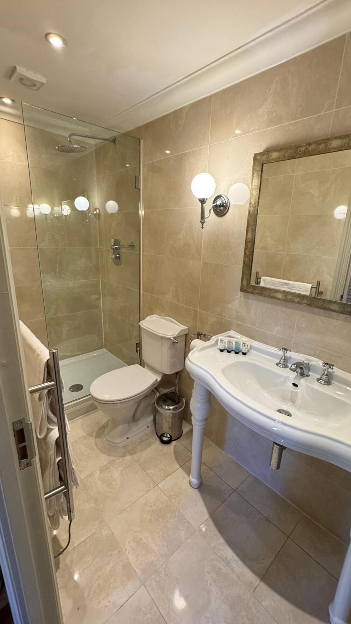 No64 The Boutique Hotel Западен Молинг Екстериор снимка